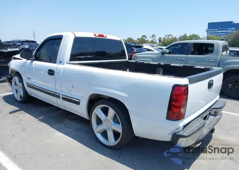2000 Chevrolet Silverado 1500 Ls z USA, uszkodzony, nr VIN 1GCEC14T9YZ223734